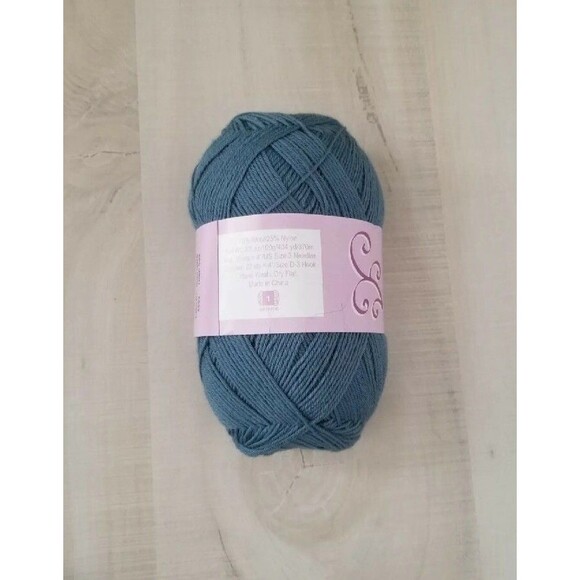 5th Avenue Toe-riffic wool blend sock yarn Deep Sea color 1 large skein, 404 yds - Picture 2 of 4